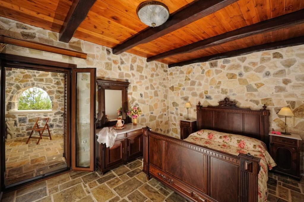 Stone House With Sea View Villa Achlia Exterior photo
